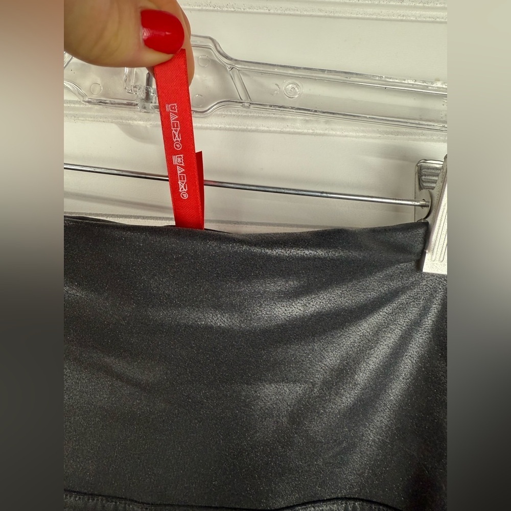 Spanx women’s faux leather look black stretch leggings. Size Large. - Picture 7 of 7